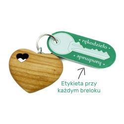  Brelok drewniany - Serce w sercu